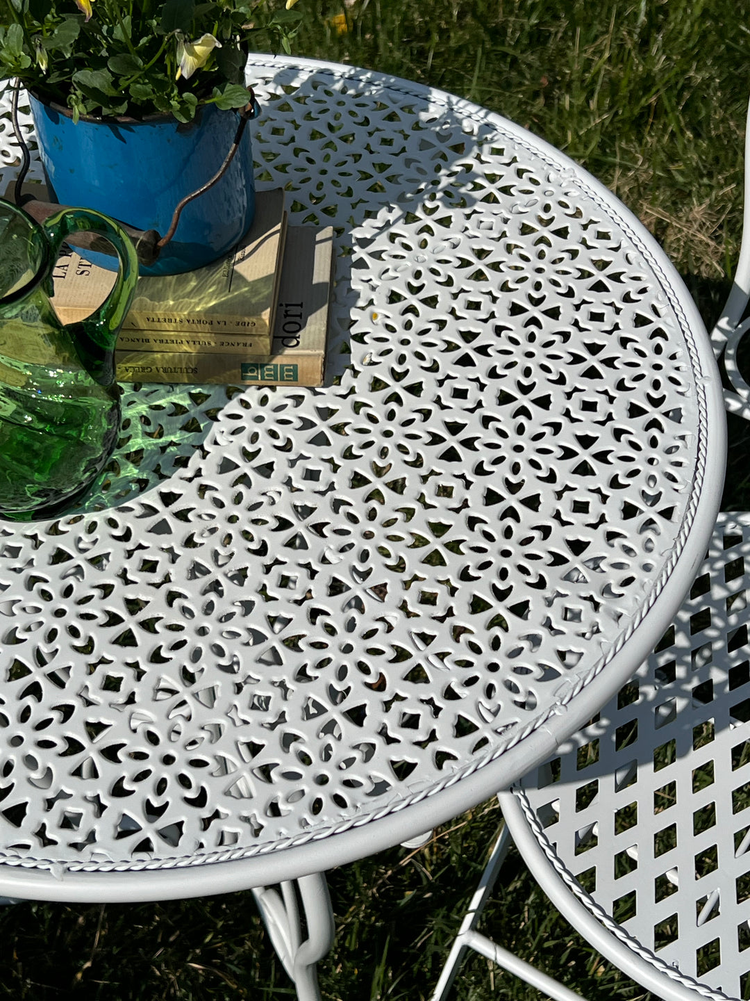Set da giardino tavolo e due sedie bianco