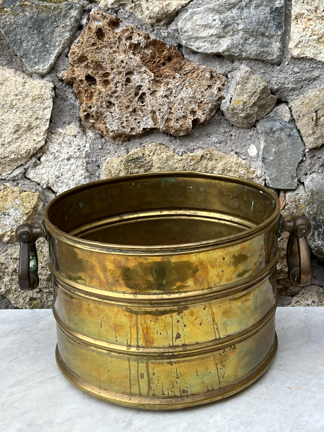Cachepot in Ottone con Maniglie – Vintage, Lavorazione Martellata