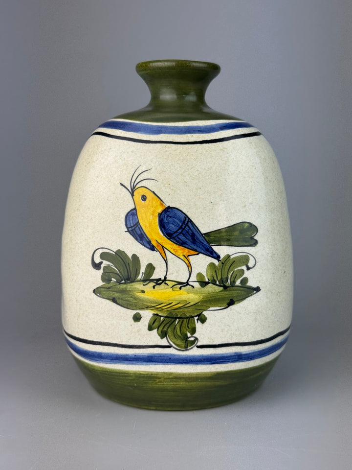 Vaso vintage in ceramica dipinta a mano con uccello verde, blu e giallo
