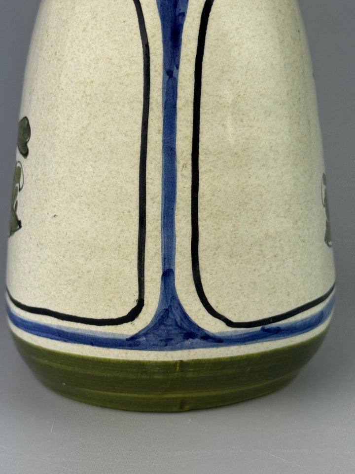 Vaso vintage in ceramica dipinta a mano con uccello verde, blu e giallo