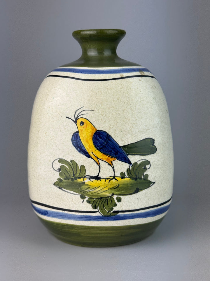 Vaso vintage in ceramica dipinta a mano con uccello verde, blu e giallo