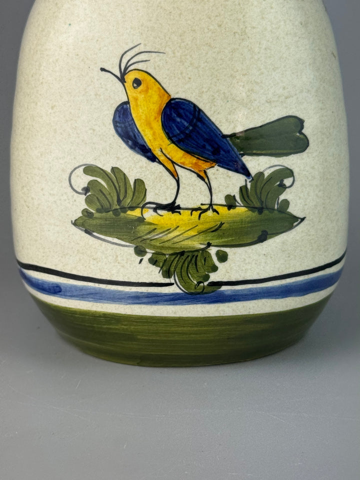 Vaso vintage in ceramica dipinta a mano con uccello verde, blu e giallo