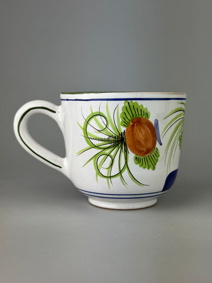 Coppia di tazze vintage in ceramica dipinte a mano decoro garofano