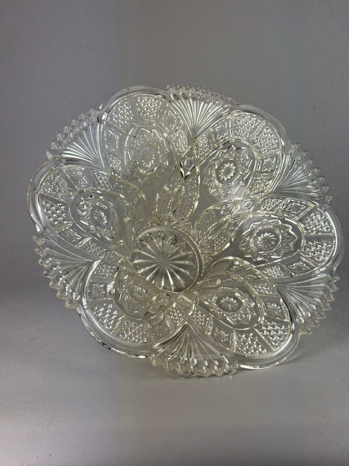 Centrotavola vintage in vetro pressato trasparente con decoro floreale