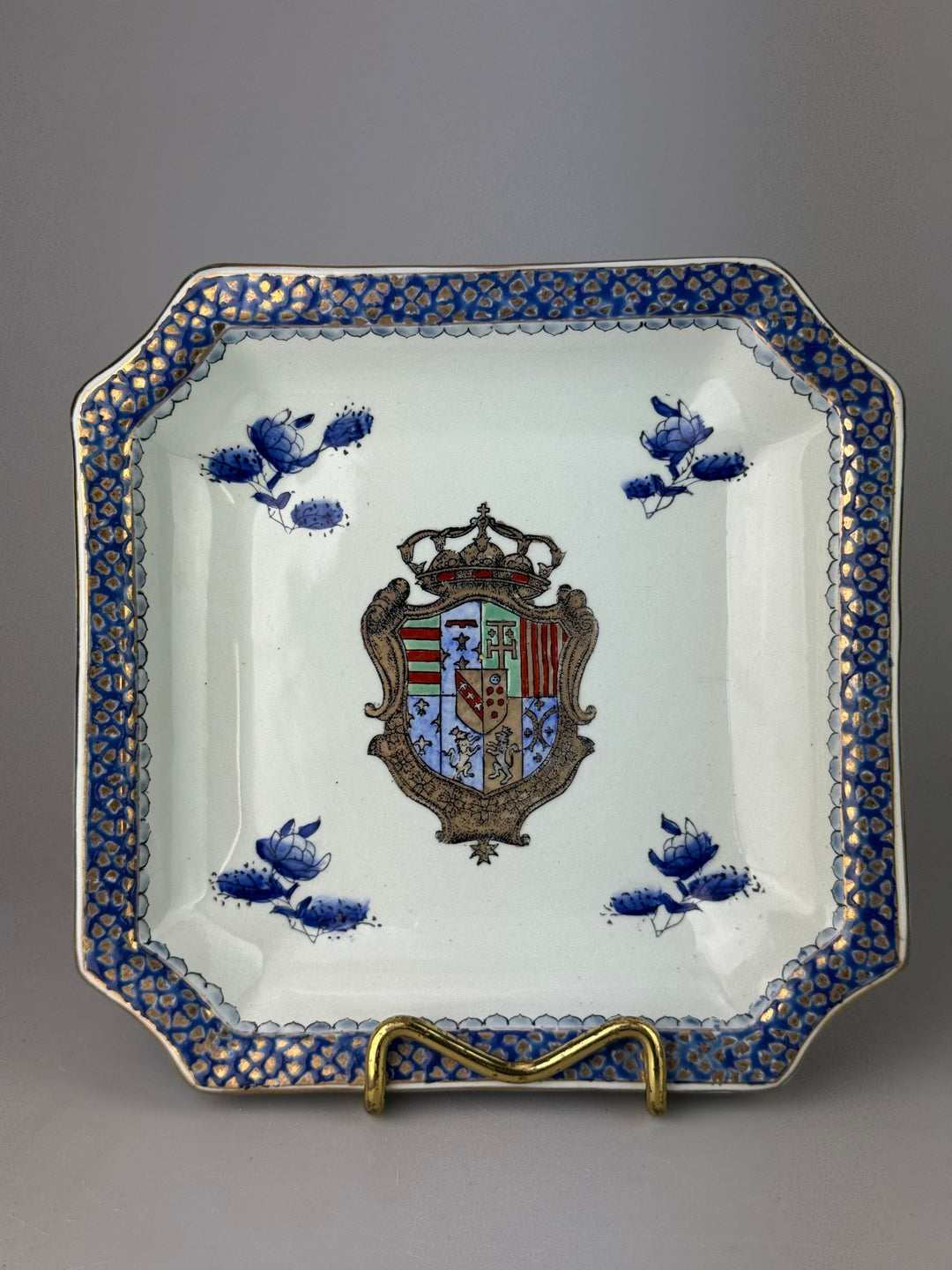 Svuotatasche in porcellana cinese United Wilson decorata a mano con stemma araldico