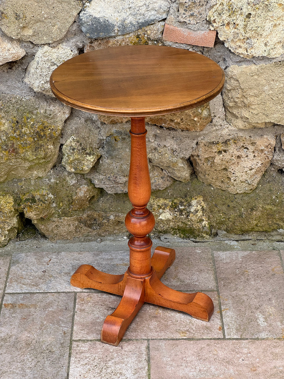Tavolino da fumo tondo vintage in legno