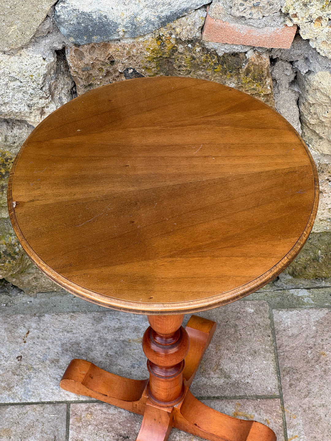 Tavolino da fumo tondo vintage in legno