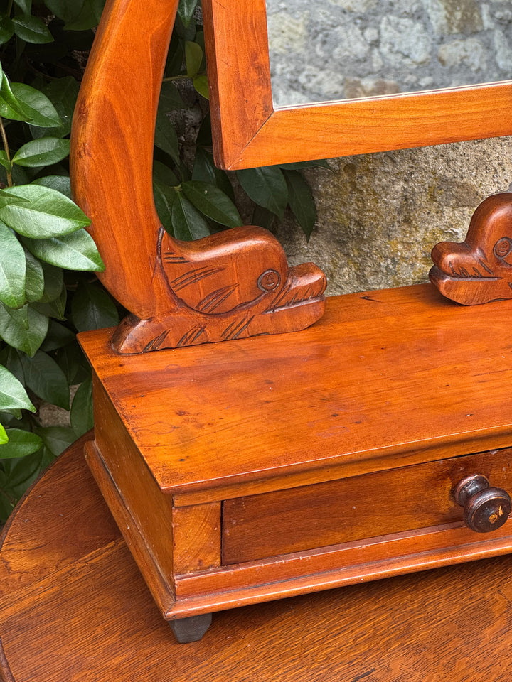 Toeletta da tavolo vintage in legno con specchio basculante e cassetto
