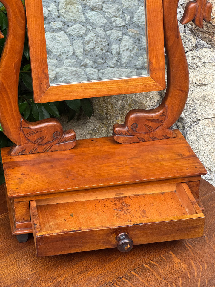 Toeletta da tavolo vintage in legno con specchio basculante e cassetto