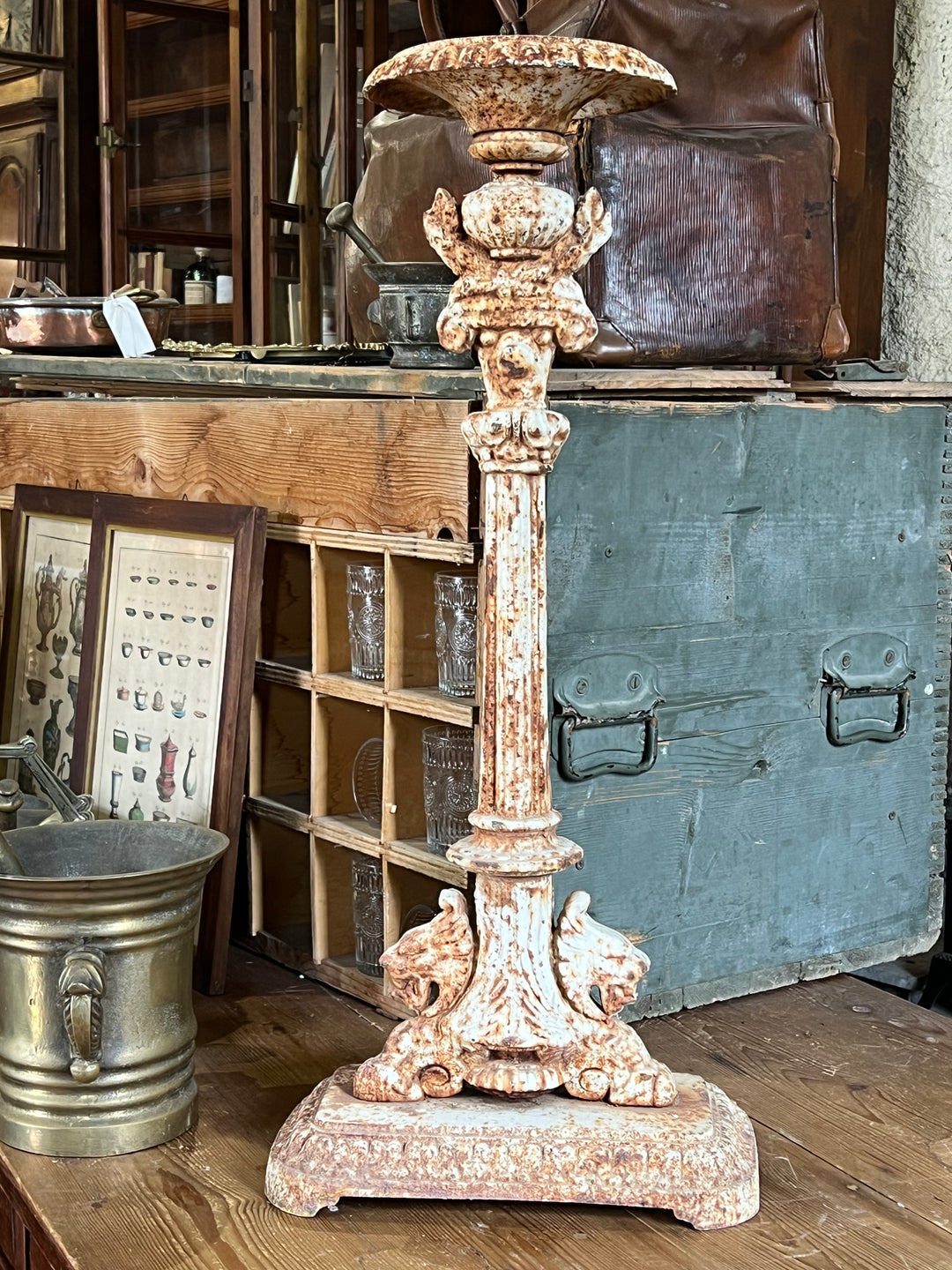 Antico Candelabro da terra francese in ghisa