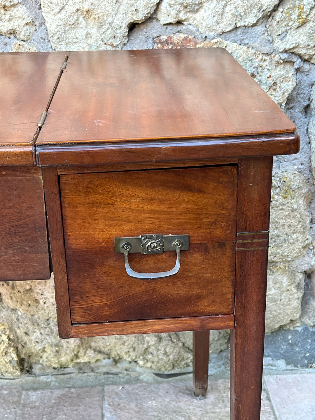 Scrittoio in Noce con Tre Cassetti e Piano a Ribalta – Epoca primi '900