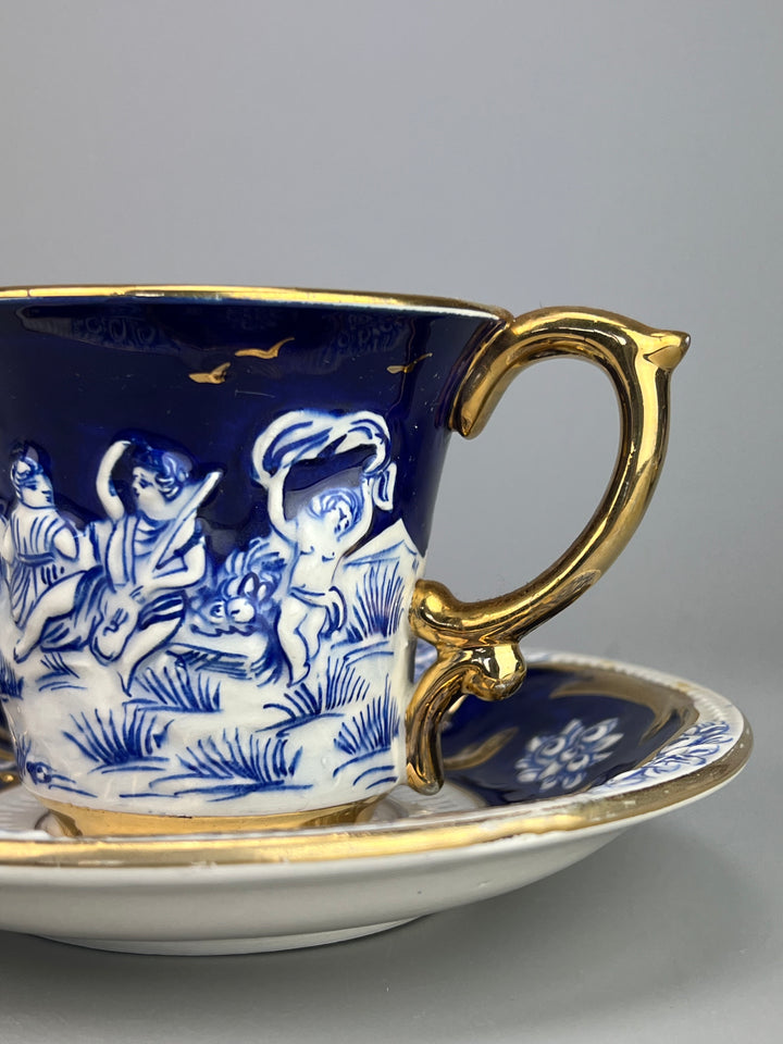 Coppia di Tazzine da Caffè Capodimonte – Porcellana Blu e Oro, Stile Classico