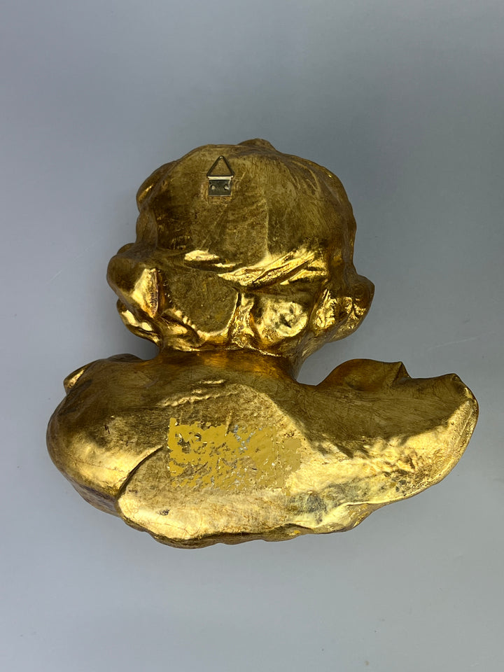 Putto dorato da parete – Scultura decorativa in stile barocco