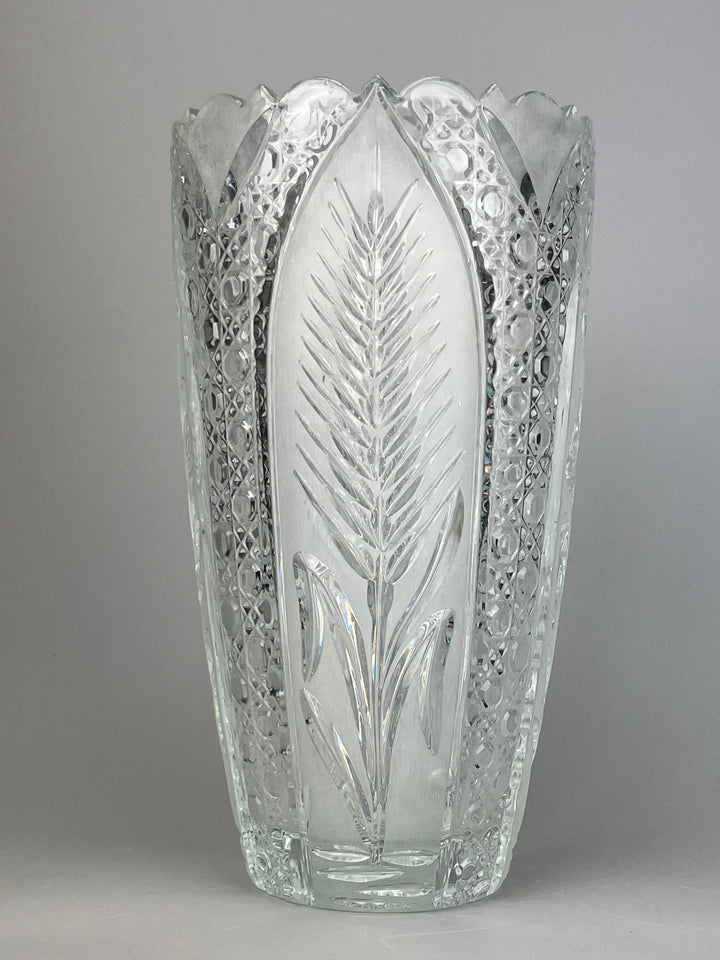 Vaso in Cristallo Molato con Fiori Incisi – Vintage, Stile Boemia