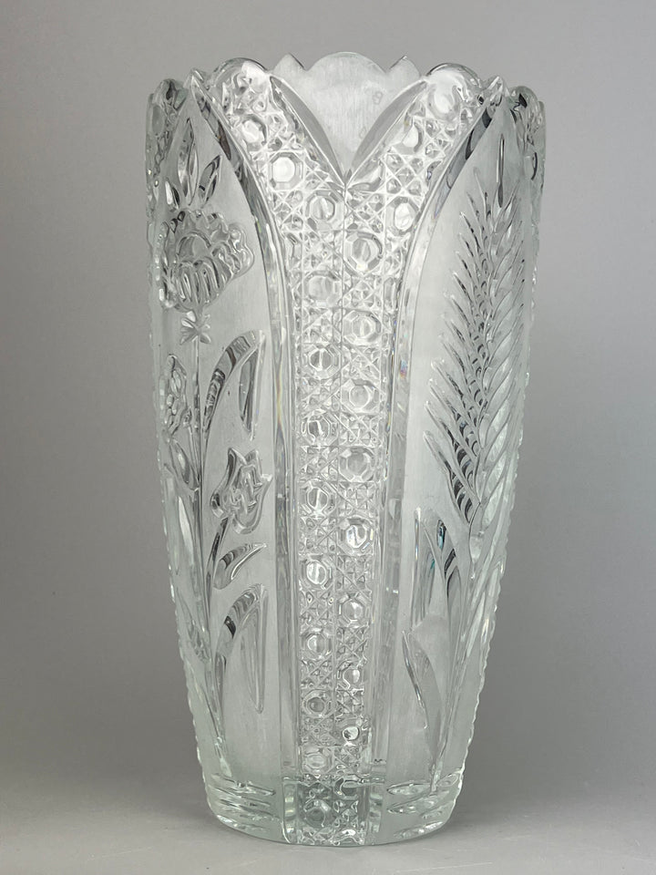 Vaso in Cristallo Molato con Fiori Incisi – Vintage, Stile Boemia
