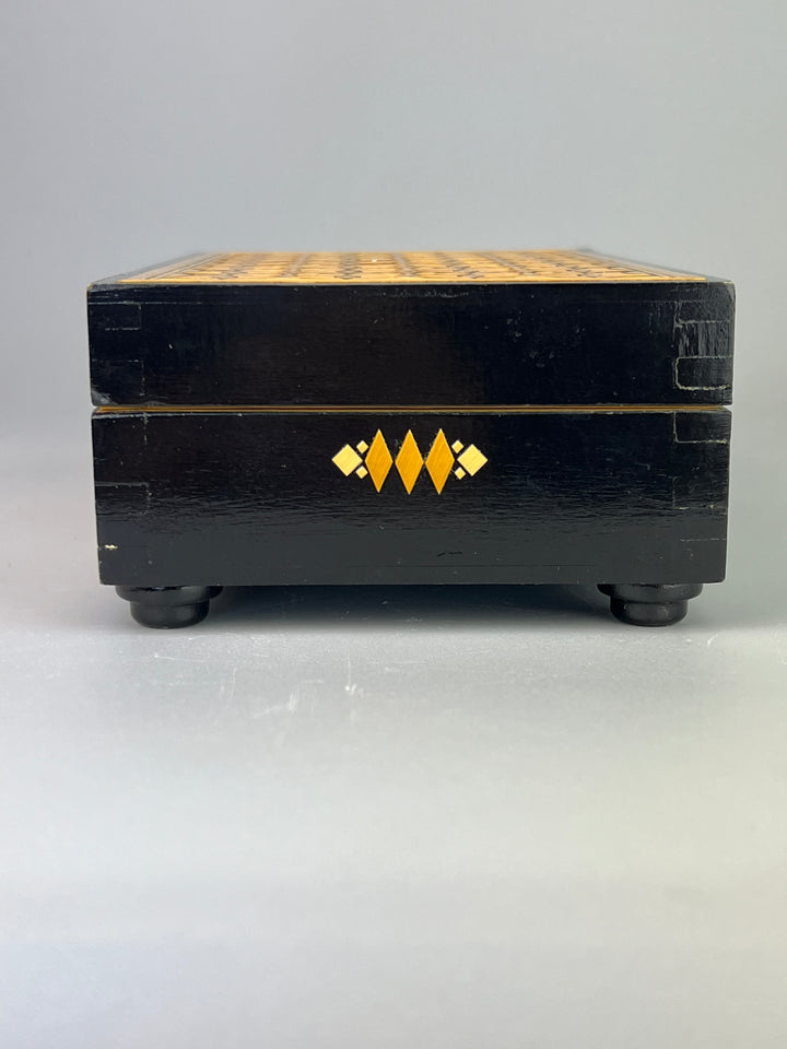 Scatola Russa Laccata – Legno Dipinto a Mano con Motivo Geometrico, Vintage