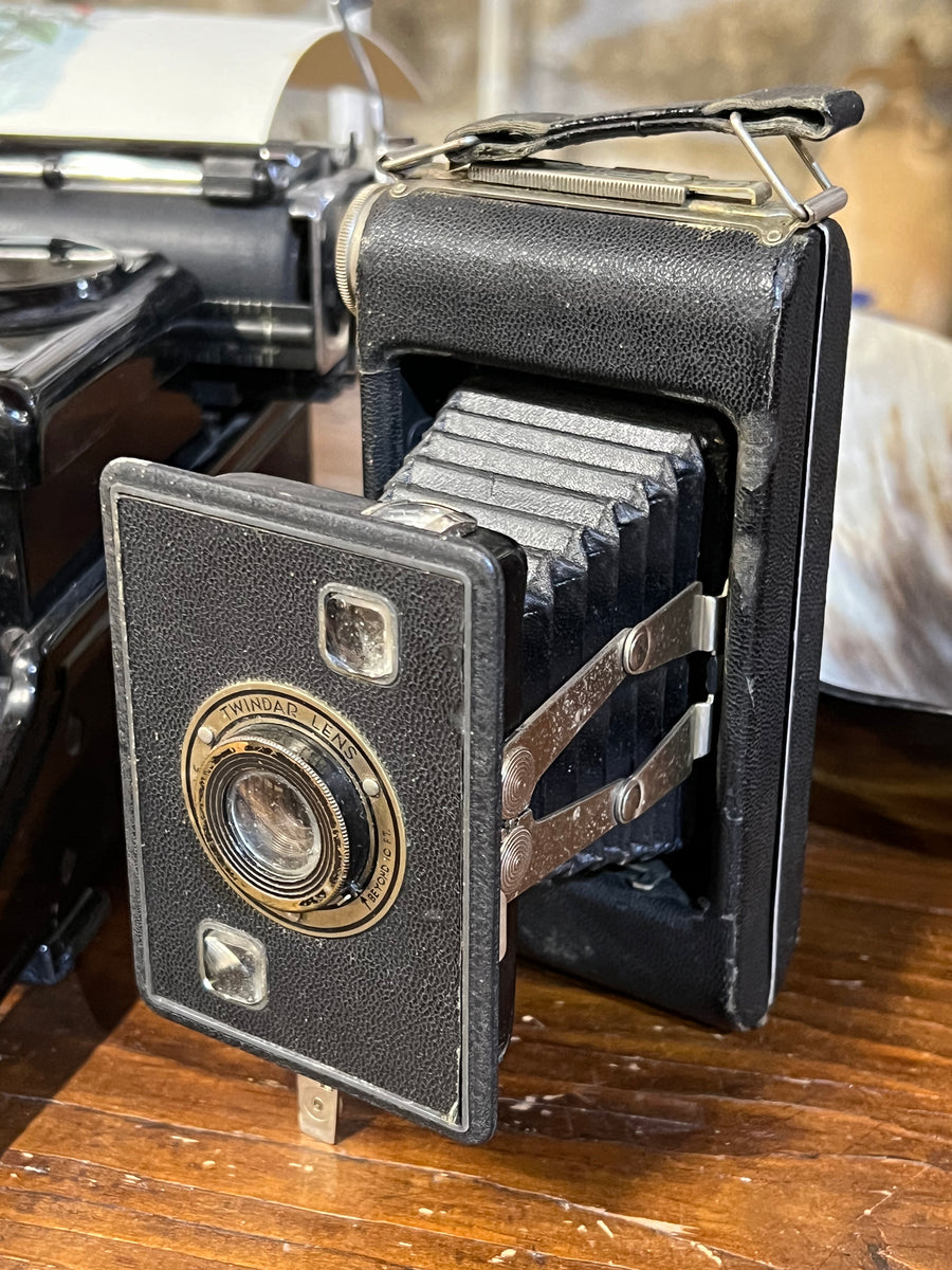 Macchina fotografica a soffietto Jiffy Kodak Six 20 Series II vintage.
