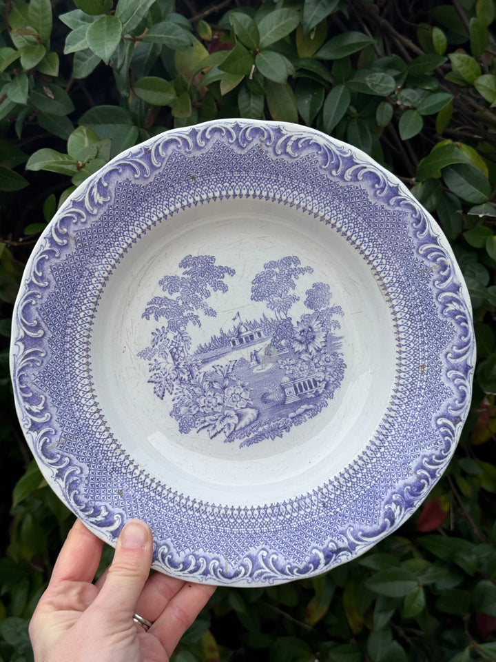 Piatti in ceramica con decoro transfer vintage