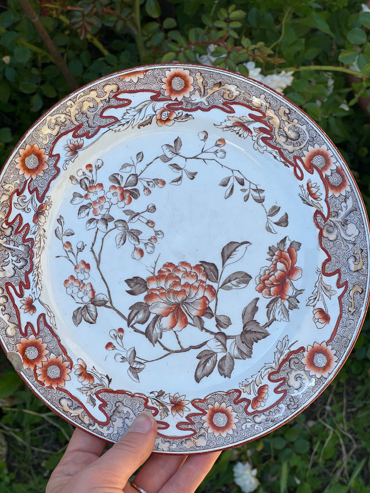 Piatto Antico George Jones & Sons – Decoro “Kio” in Rosso e Oro, Fine ‘800