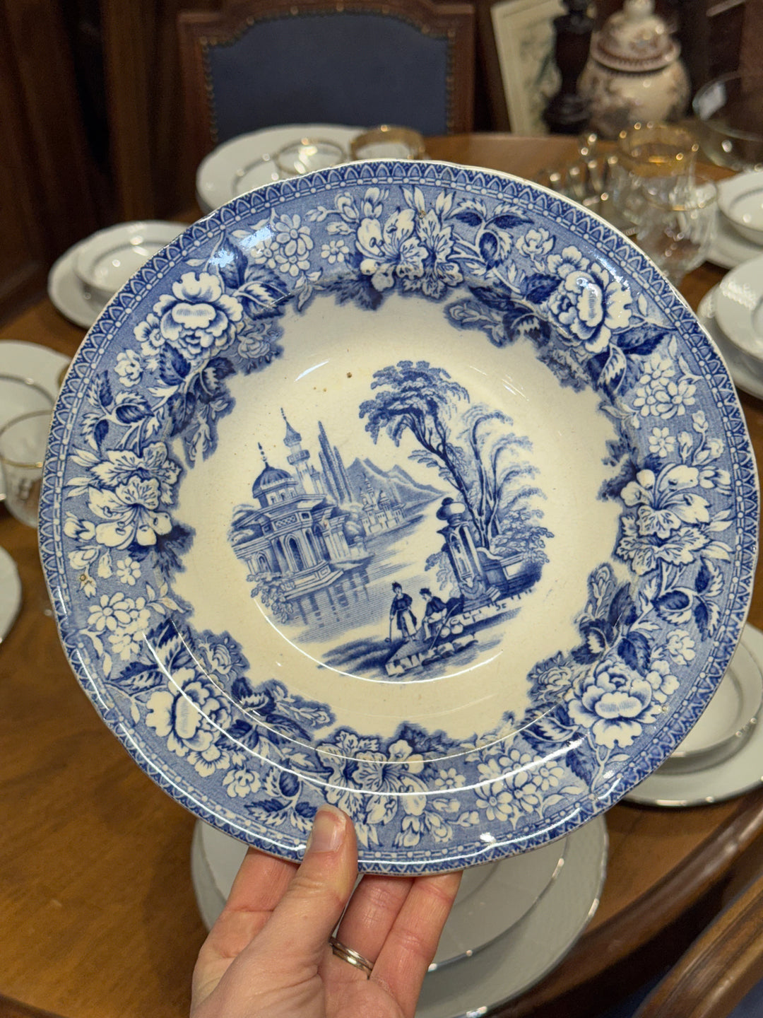 Piatti in ceramica transferware vintage con decori
