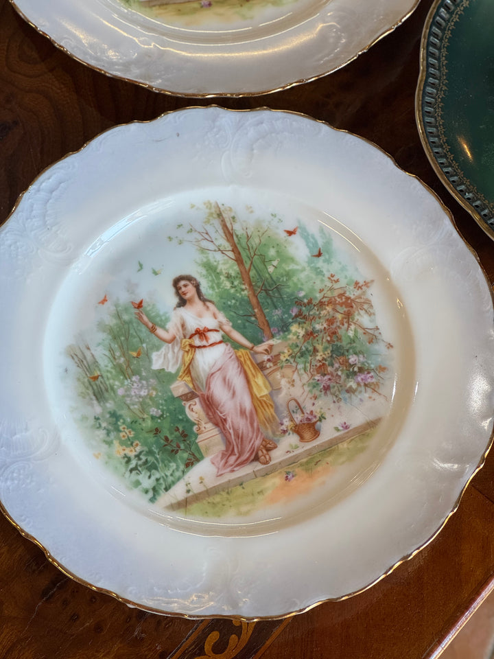 Piatti in porcellana decorativa con scena romantica vintage