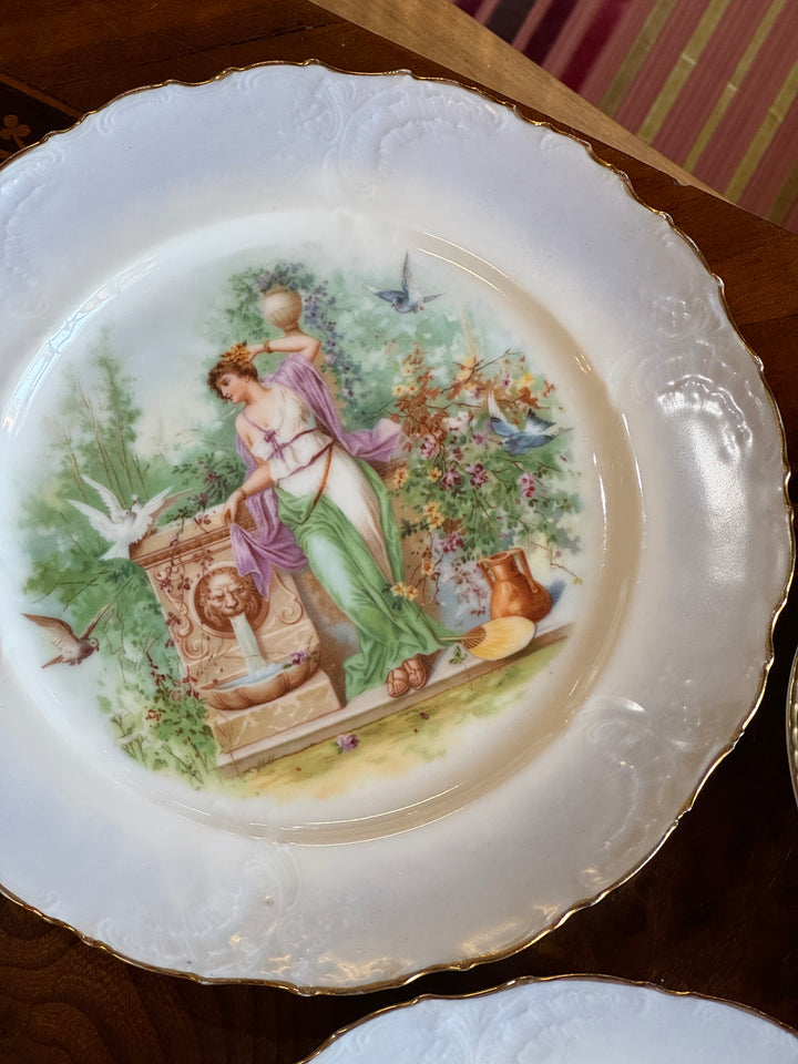 Piatti in porcellana decorativa con scena romantica vintage