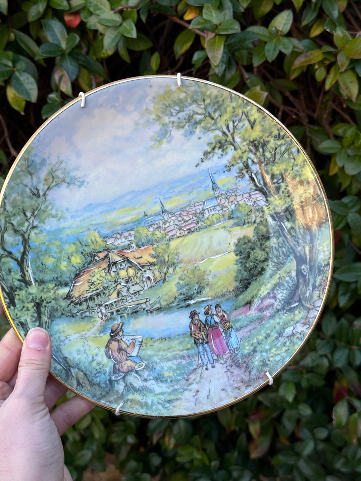 Piatto decorativo in porcellana di Limoges dipinto a mano con scena di campagna