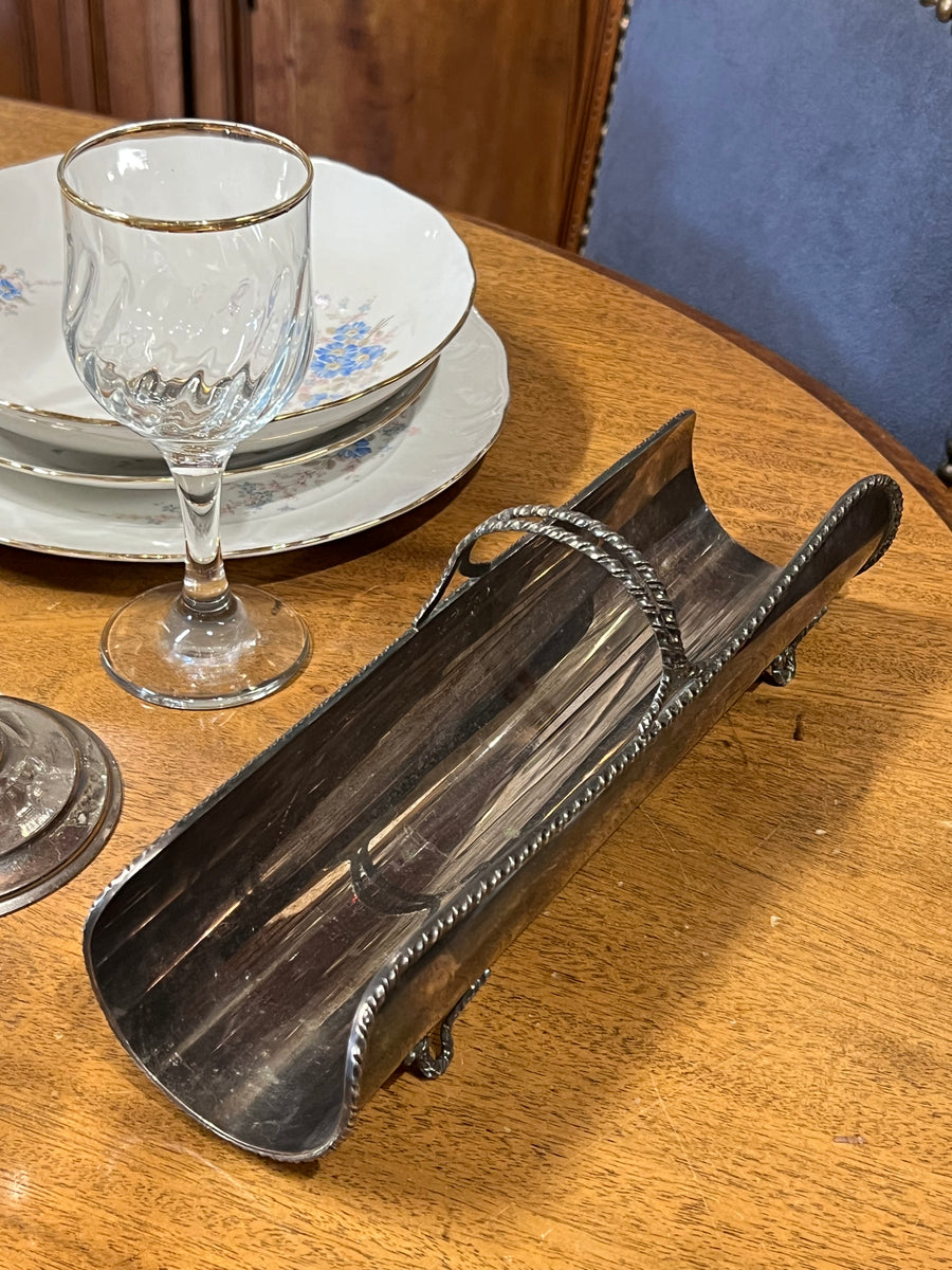 Portagrissini vintage in metallo argentato con manico centrale e piedini decorativi