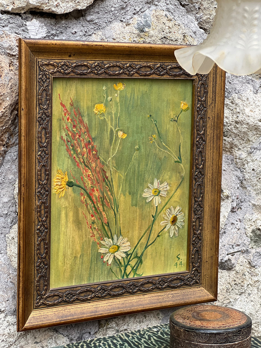 Quadro vintage a olio su tavola con fiori di campo, firmato 1944 e cornice in legno intagliato
