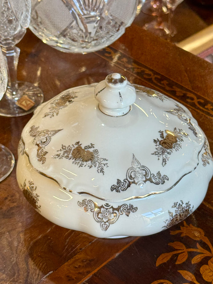 Scatola vintage in porcellana Bavaria avorio con decori floreali e dorati