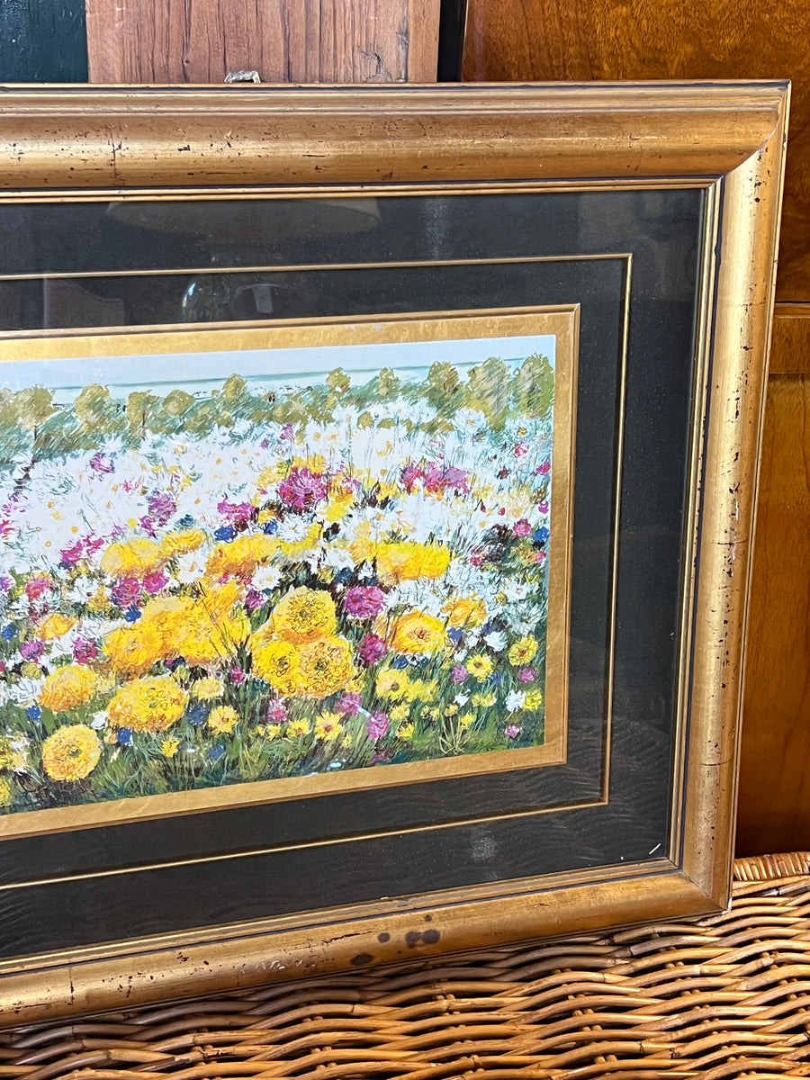 Serigrafia di Michele Cascella raffigurante campo fiorito, cornice dorata con passe-partout nero