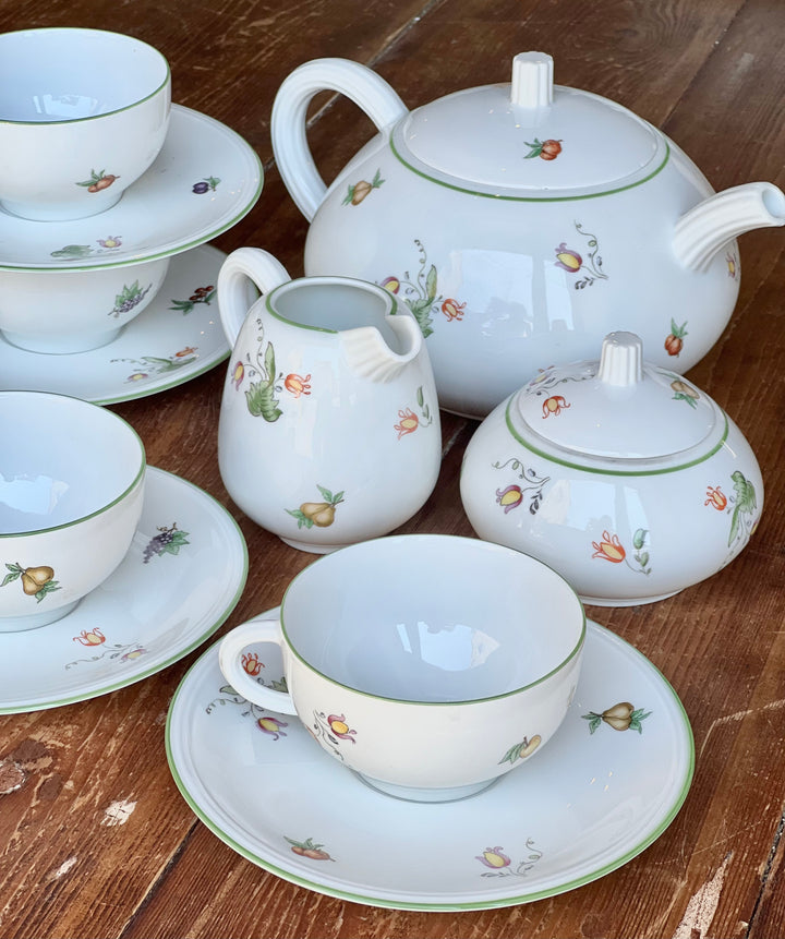 Servizio da tè Richard Ginori per 12 persone con decoro fruttato e bordo verde