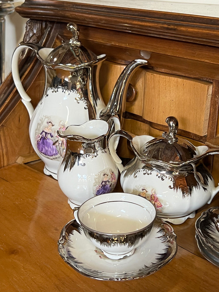 Servizio da tè in porcellana Bavaria Tirschenreuth con decori romantici e bordi in platino lucido