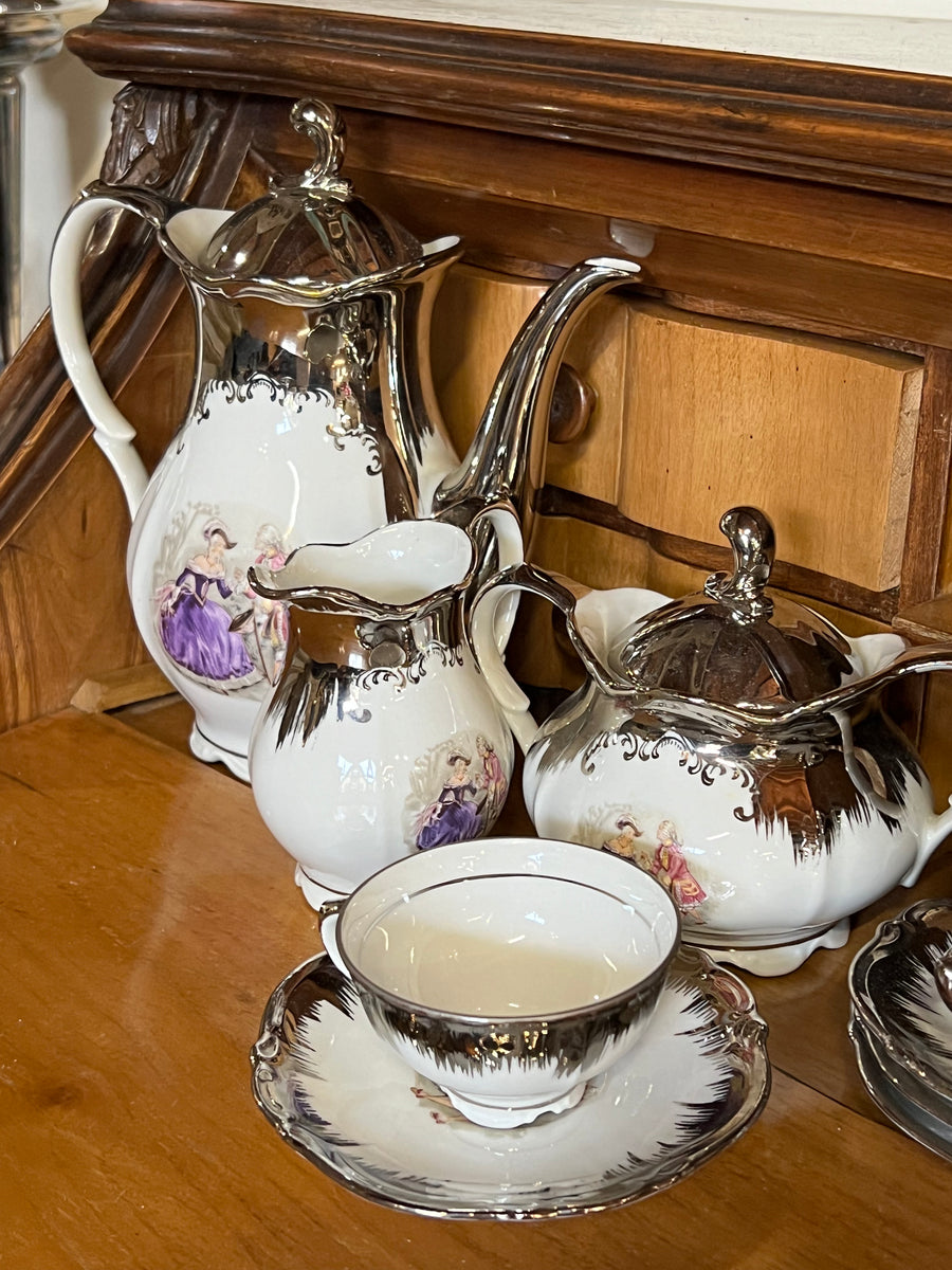 Servizio da tè in porcellana Bavaria Tirschenreuth con decori romantici e bordi in platino lucido