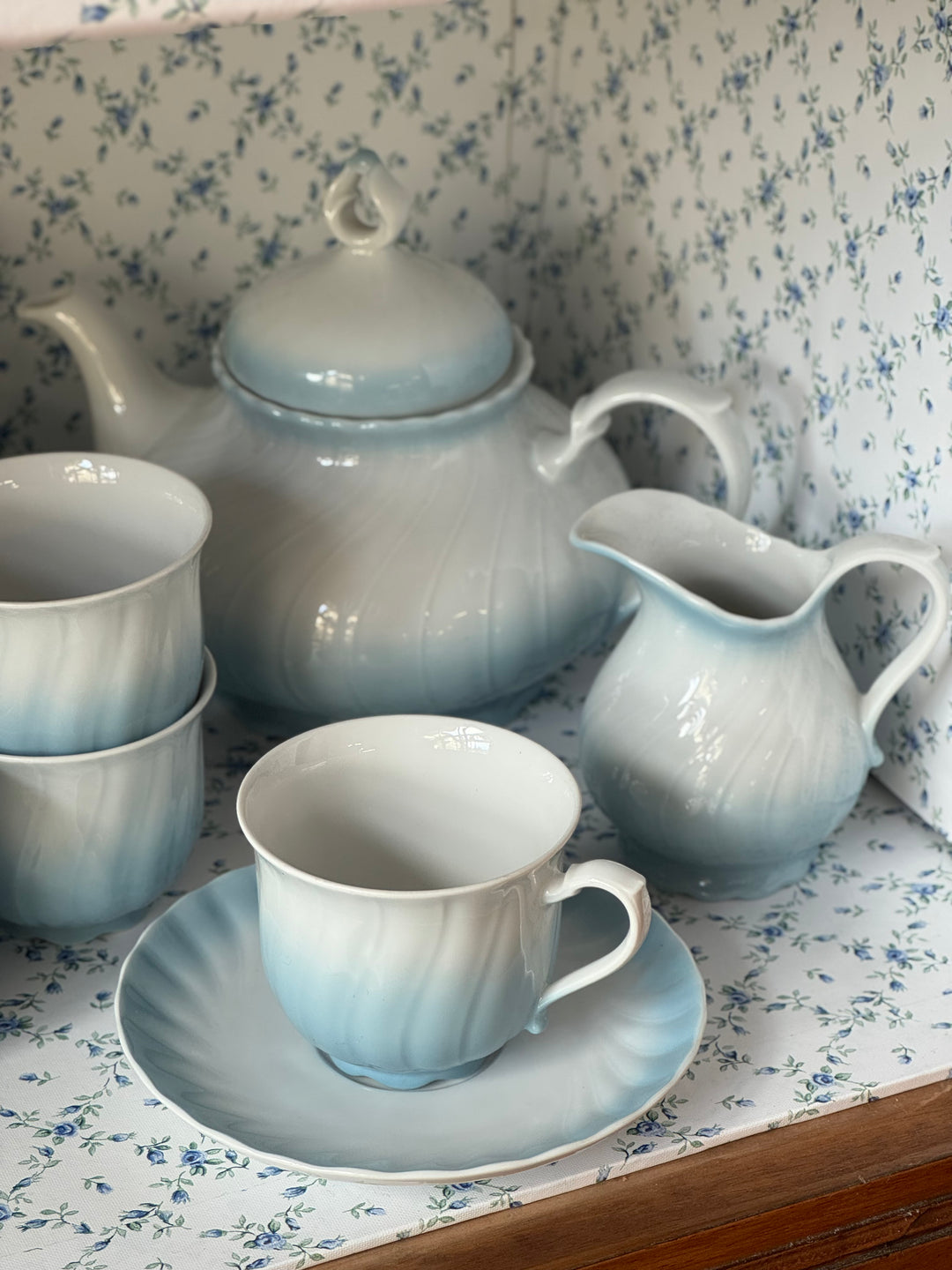 Servizio da tè vintage Seltmann Weiden Regina in porcellana bianca e azzurra