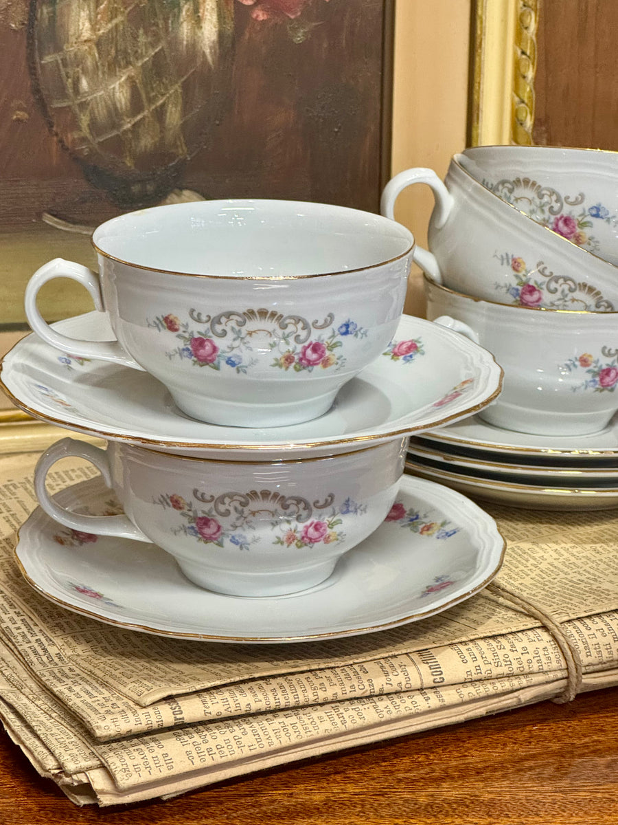 Set di 8 tazze Richard Ginori in porcellana bianca con decoro floreale rosa e bordo dorato