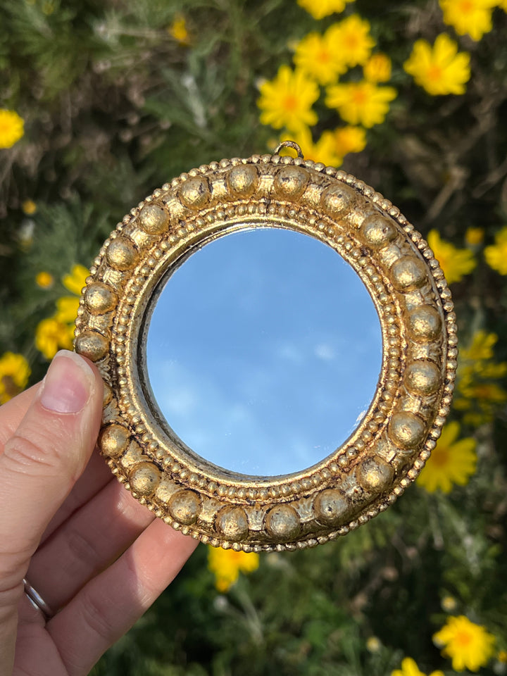 Specchietto dorato dettaglio sfere misure 10 cm