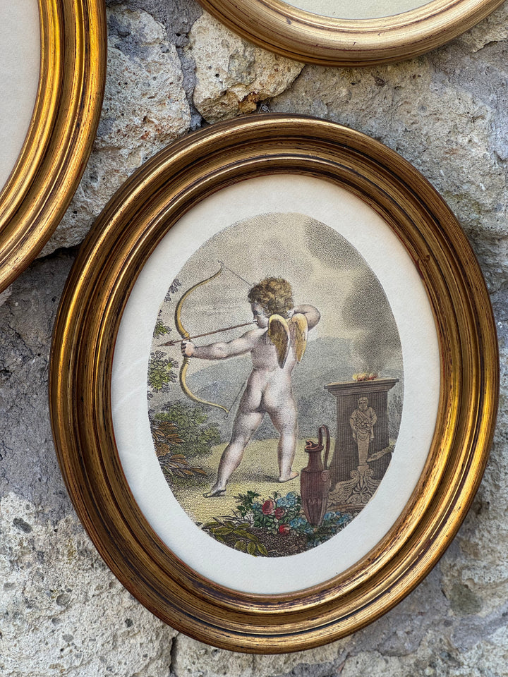 Stampe con Putti in Cornici Ovali Dorate Scene Allegoriche Classiche