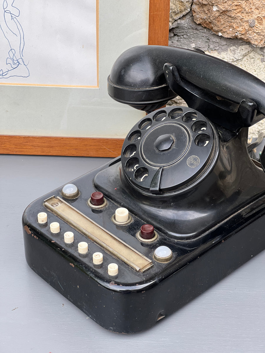 Telefono da centralino vintage Face Standard in bachelite nera con pulsanti e disco rotante
