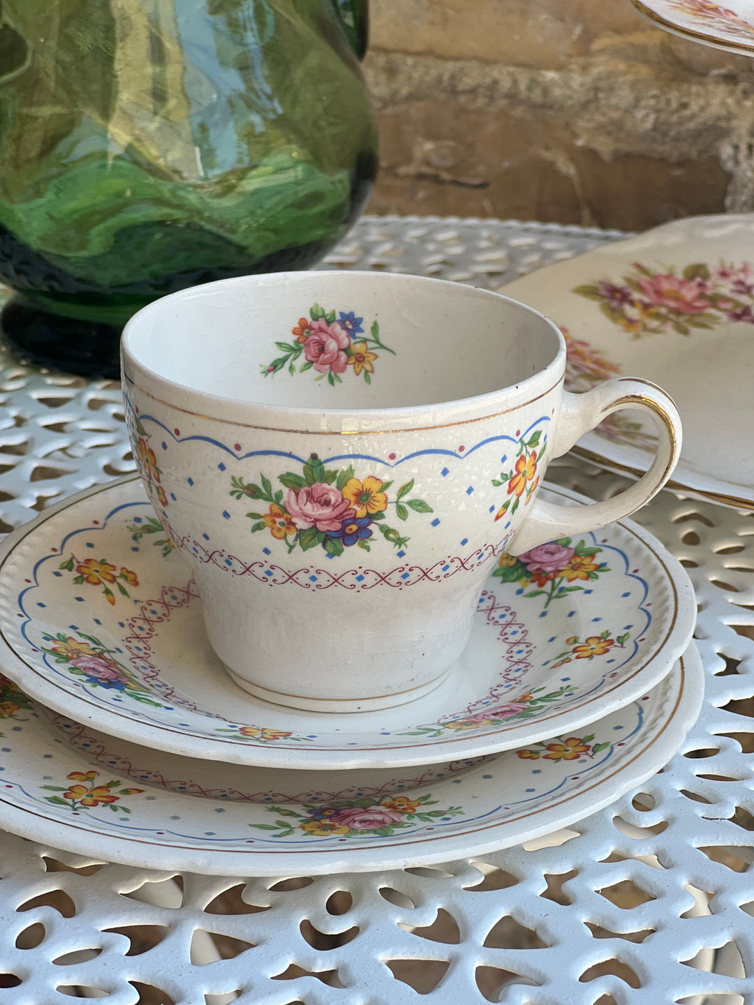 Trio da tè vintage Swinnertons Staffordshire decoro Majestic Vellum con tazza, piattino e piatto da dolce in ceramica inglese anni ’30