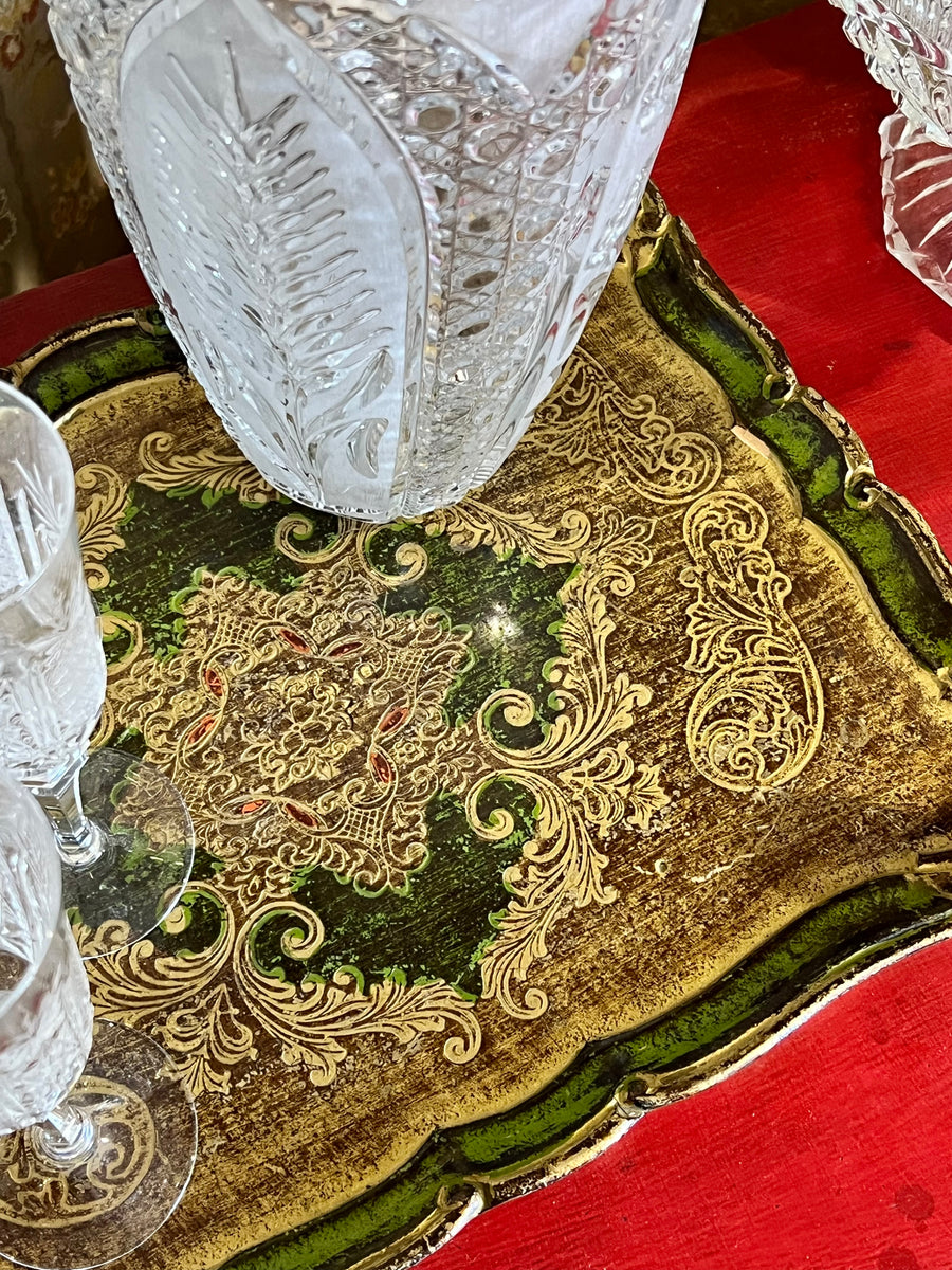 Vassoio fiorentino vintage in legno con decoro dorato su fondo verde – stile barocco