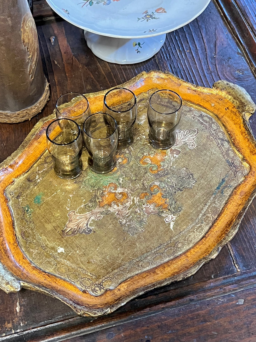 Vassoio fiorentino vintage in legno con decoro dorato e bordi sagomati