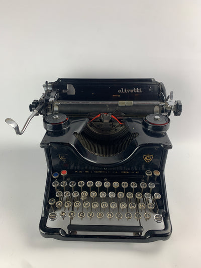 Macchina da scrivere Olivetti M40