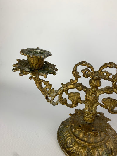 Candelabro a due braccia dorato