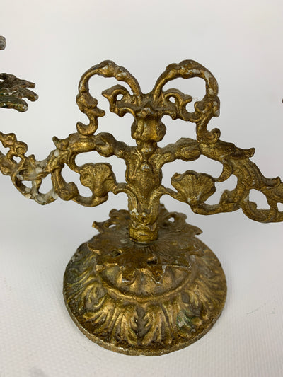 Candelabro a due braccia dorato
