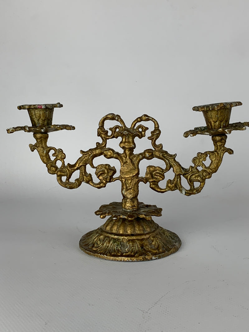 Candelabro a due braccia dorato