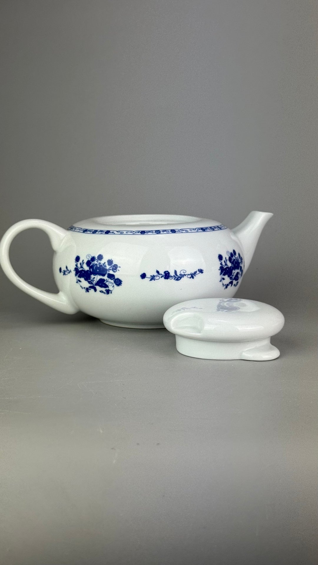 Servizio da tè vintage Cipa Italia per 10 persone in ceramica bianca e blu