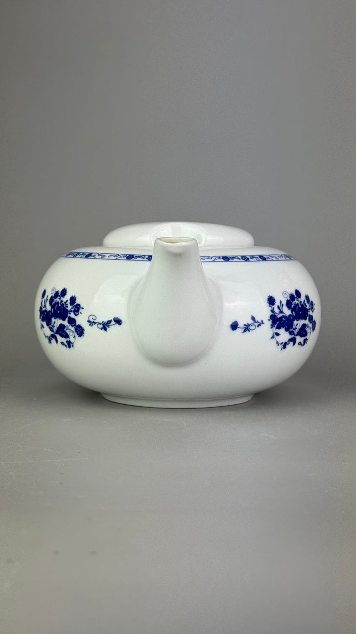 Servizio da tè vintage Cipa Italia per 10 persone in ceramica bianca e blu