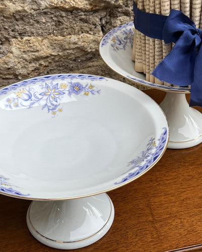 Alzatina in porcellana Alt Schönwald Bavaria con bordo dorato e decoro floreale nei toni del blu.