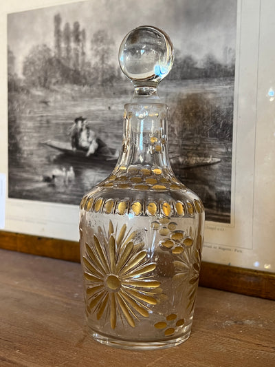 Bottiglia da liquori in cristallo con decoro dorato floreale, fatto a mano